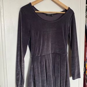 velvet long sleeve dress - Talula Aritzia size M - purple/grey